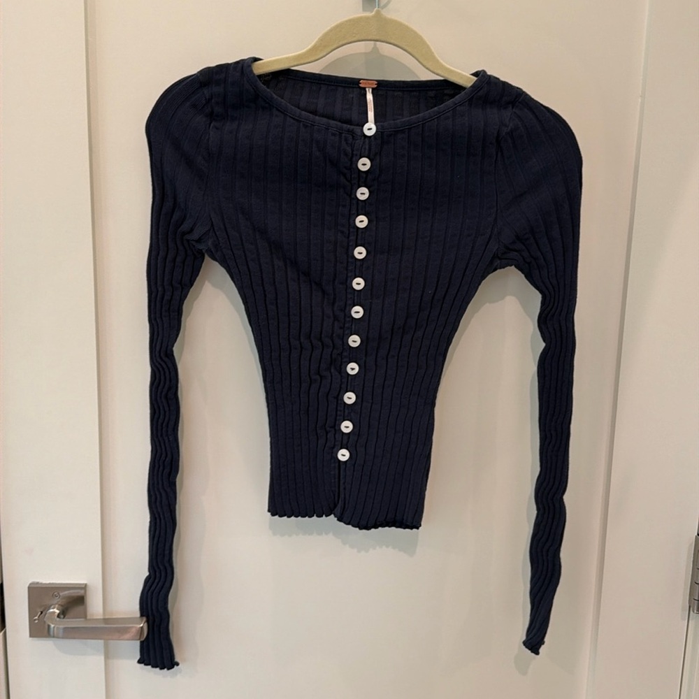 Free people navy long sleeve top size s